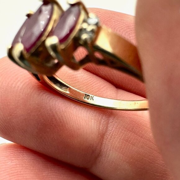 Estate Jewelry Womens Ring 10K Yellow Gold Ruby Diamond Ring Size 6 - Picture 6 of 7